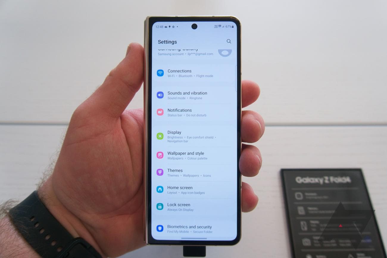 Η οθόνη κάλυψης του Samsung Galaxy Z Fold 4.