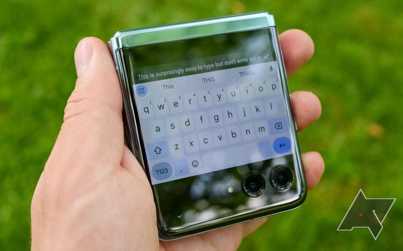 moto-razr-plus-review-08