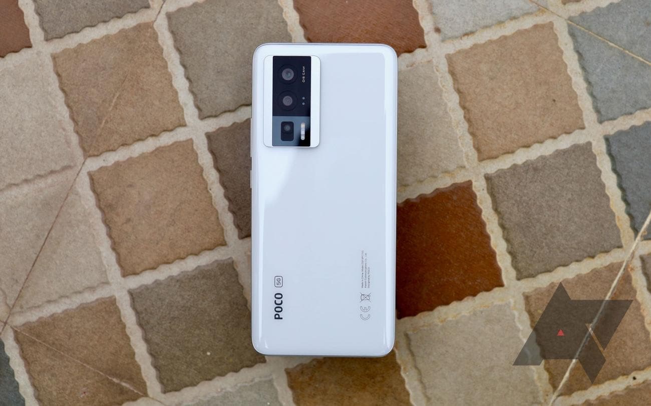 poco-f5-pro-rear-floor