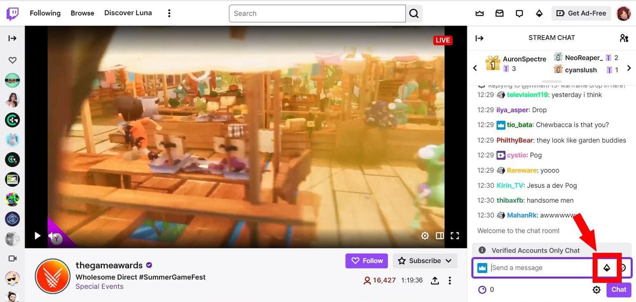 Οπτικό βοήθημα με κόκκινο βέλος και κόκκινο ορθογώνιο περίγραμμα που δείχνει το εικονίδιο Twitch Bits στο Google Chrome