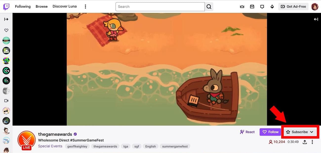 Οπτικό βοήθημα κόκκινο βέλος και κόκκινο ορθογώνιο περίγραμμα σε ροή Twitch που δείχνει το κουμπί Εγγραφή (Google Chrome)