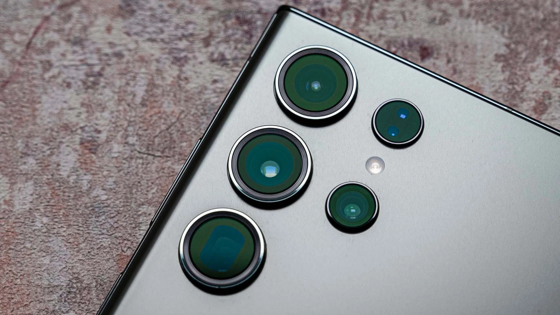 Αυτά είναι μάλλον όλα τα Samsung τηλέφωνα που θα λάβουν το “Android 14”