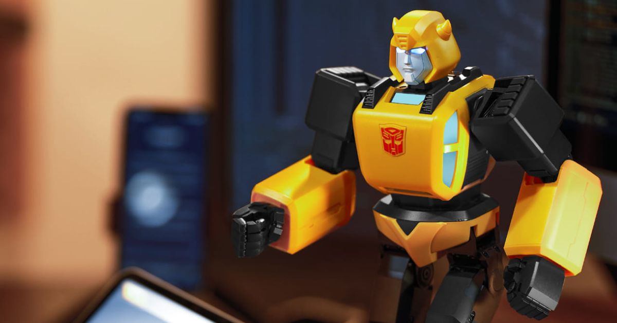 Αυτό το ρομπότ Bumblebee Transformers των 400 δολαρίων μπορεί να χορέψει, να κλωτσήσει και να σηκωθεί από πτώση