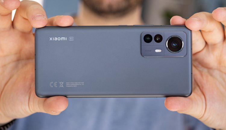 Η Xiaomi το ενισχύει, σύμφωνα με πληροφορίες για τη δημιουργία ενός ανταγωνιστή του Galaxy Z Flip