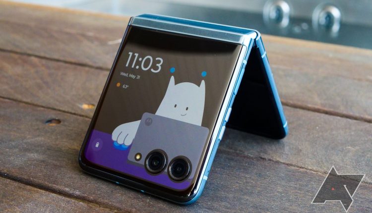 moto-razr-plus-hands-on-08