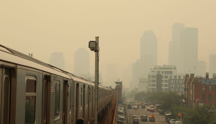 Οι ΗΠΑ μόλις είχαν τη χειρότερη μέρα τους για τον καπνό των δασικών πυρκαγιών στην ιστορία τους
