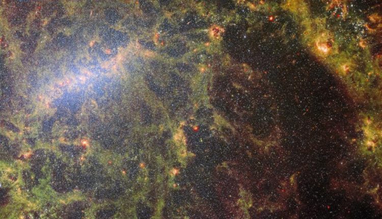 Οι τελευταίες εικόνες του τηλεσκοπίου Webb δίνουν μια ματιά στα αστέρια που γεννιούνται στον αστερισμό της Παρθένου
