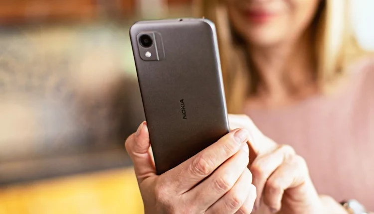 Τα Nokia C110 και C300 είναι τα δύο νέα οικονομικά τηλέφωνα της εταιρίας