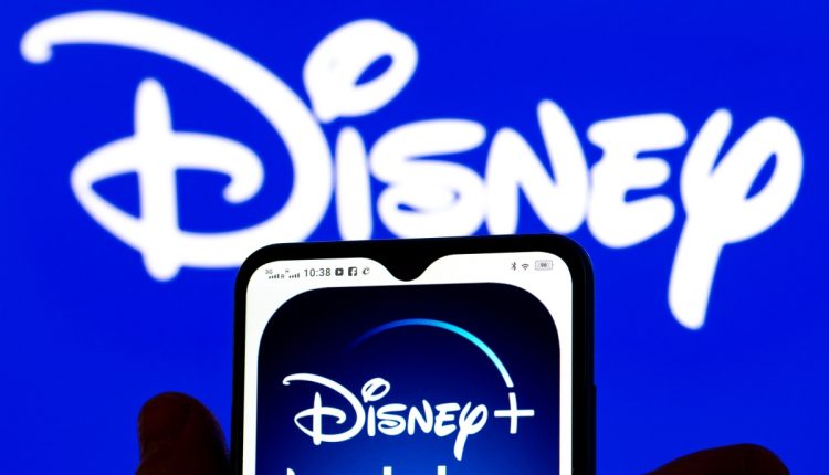 Το Hotstar της Disney θα προσφέρει δωρεάν ροή κρίκετ για κινητά στην Ινδία για να αντιμετωπίσει το JioCinema της Reliance