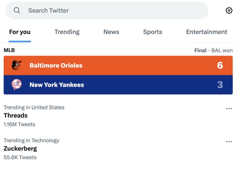 Στιγμιότυπο οθόνης των νημάτων με τάση στο Twitter