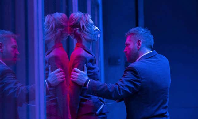 Elizabeth Debicki και Kenneth Branagh.