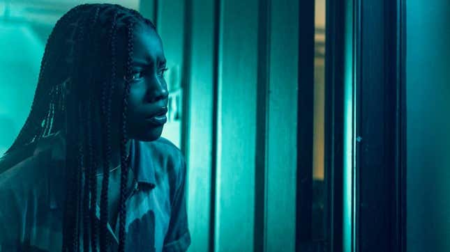 Η Sinclair Daniel υποδύεται τον κολεγιακό φίλο του Dalton, Chris, αλλά δεν έχει πολλά να κάνει.