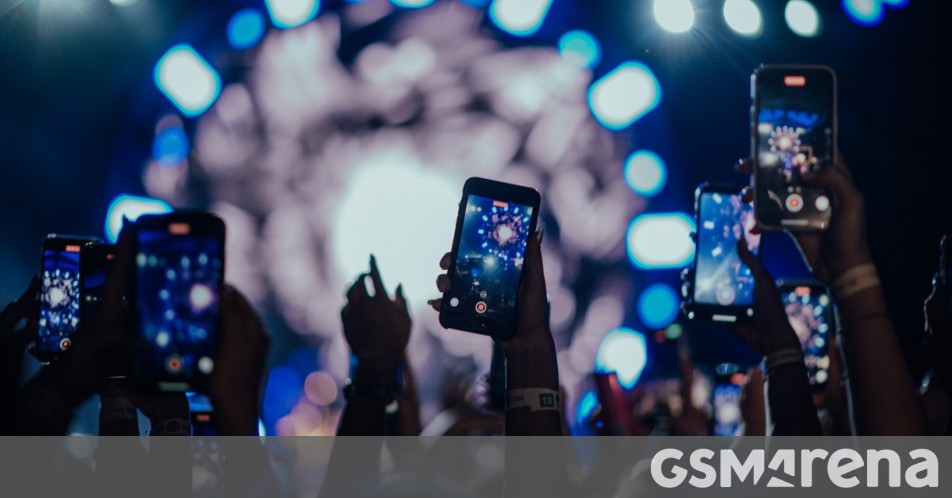 Canalys: Η αγορά smartphone υποχωρεί 11% το δεύτερο τρίμηνο, αλλά δείχνει σημάδια ανάκαμψης
