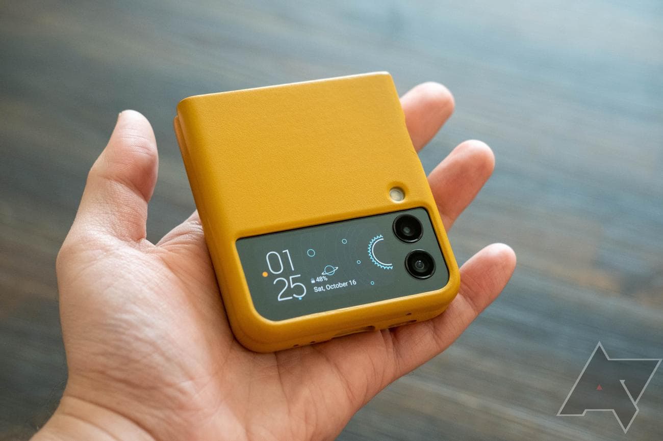 Samsung Galaxy Flip 3 με δερμάτινη θήκη