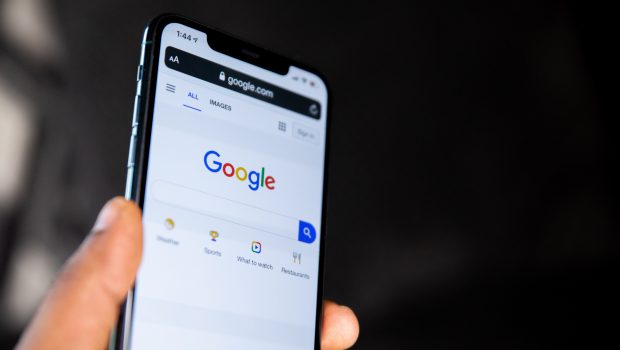 Google: Πώς έδωσες άθελά σου το «οκ» να γνωρίζει τα πάντα για σένα