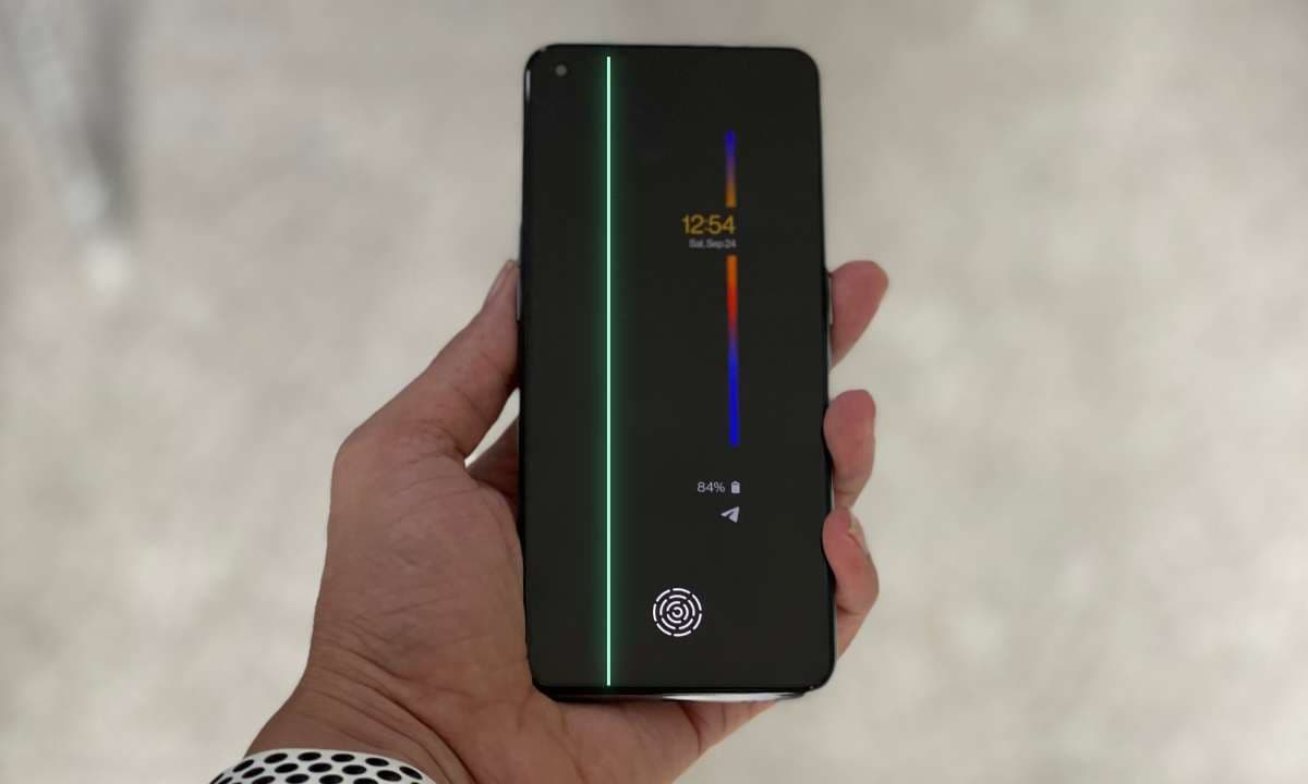 Συσκευές OnePlus με πράσινες κάθετες γραμμές στην οθόνη μετά το OxygenOS 13
