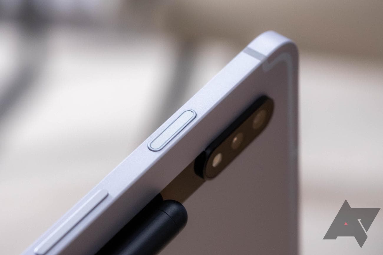 Tab S8 fingerprint power buton and camera macro