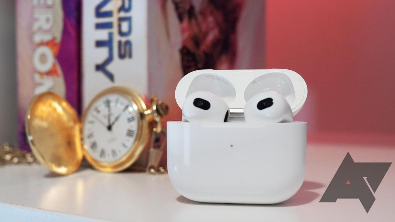 apple-airpods-3-in-charging-case