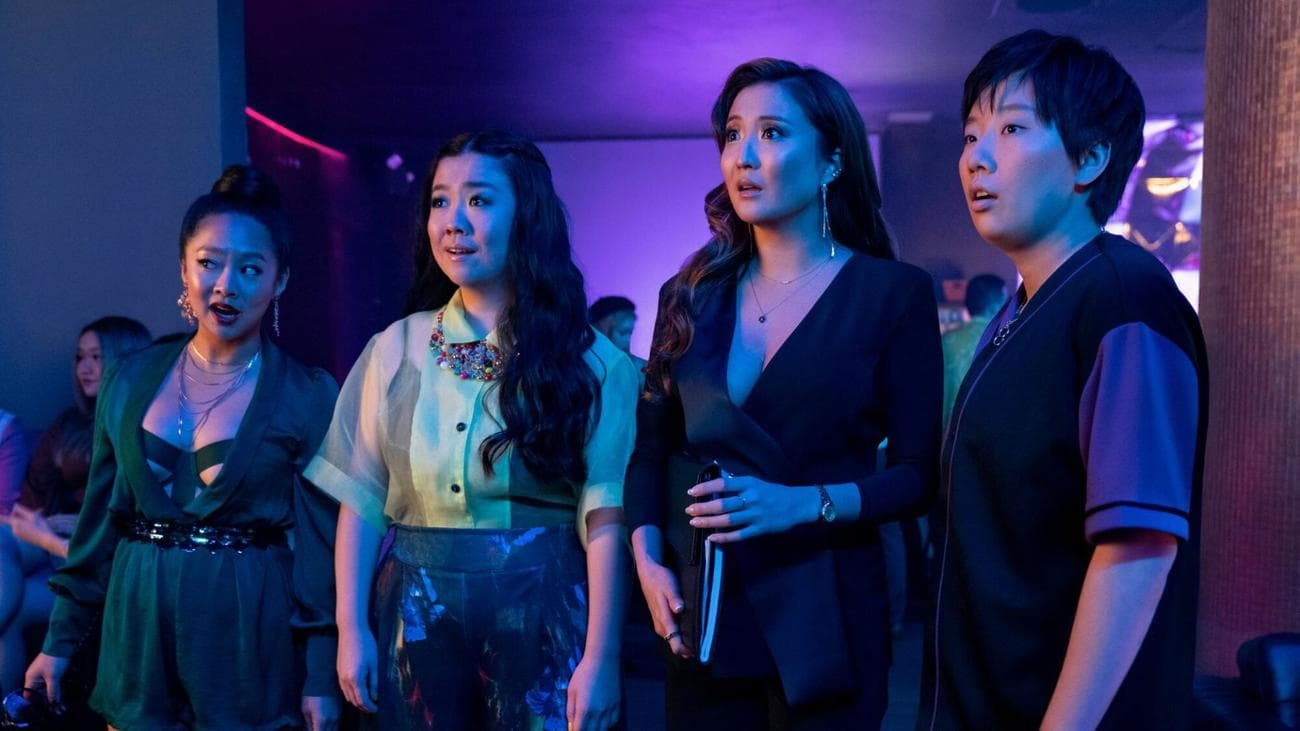 Η Stephanie Hsu, η Sherry Cola, η Ashley Park και η Sabrina Wu μπαίνουν 