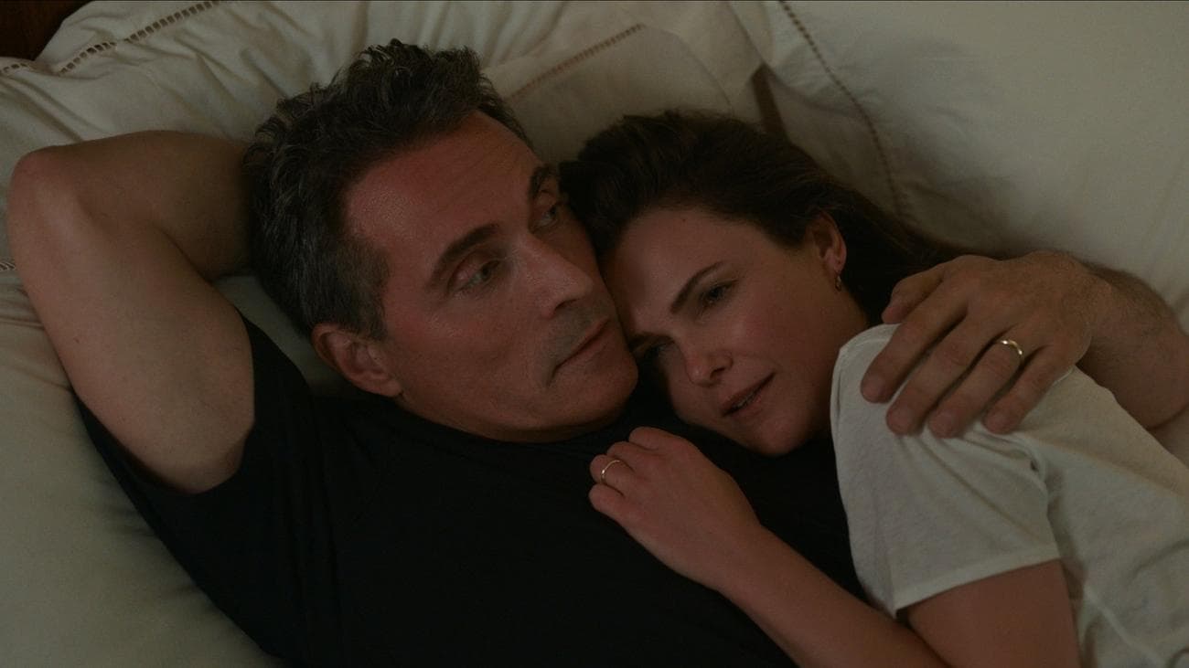 Rufus Sewell and Keri Russell in 