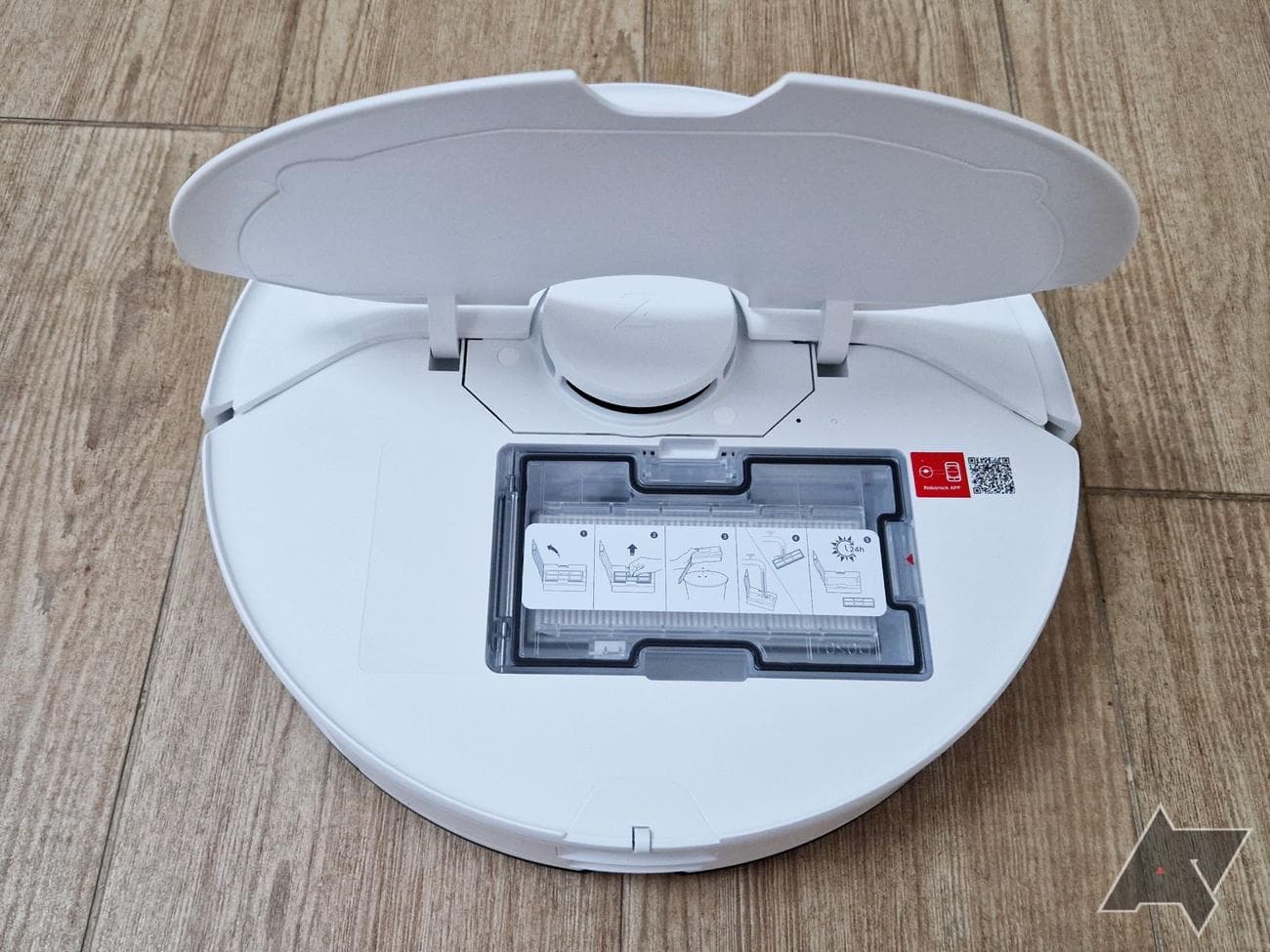 Roborock S7 Max Ultra dust bin and HEPA filter