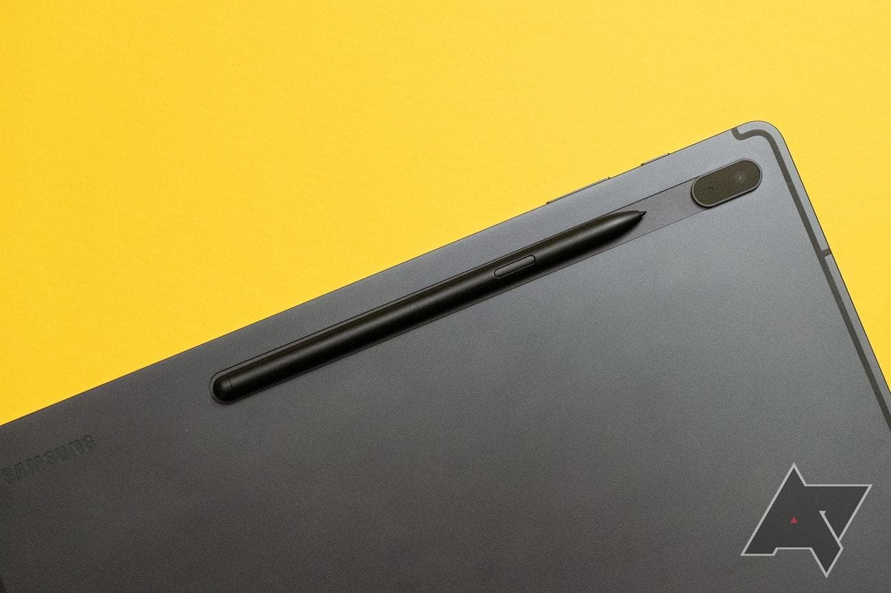 Το samsung galaxy tab s7 fe s στυλό επισυνάπτεται