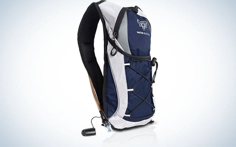 Το Water Buffalo Hydration Pack είναι η οικονομική επιλογή για το καλύτερο πακέτο ενυδάτωσης.