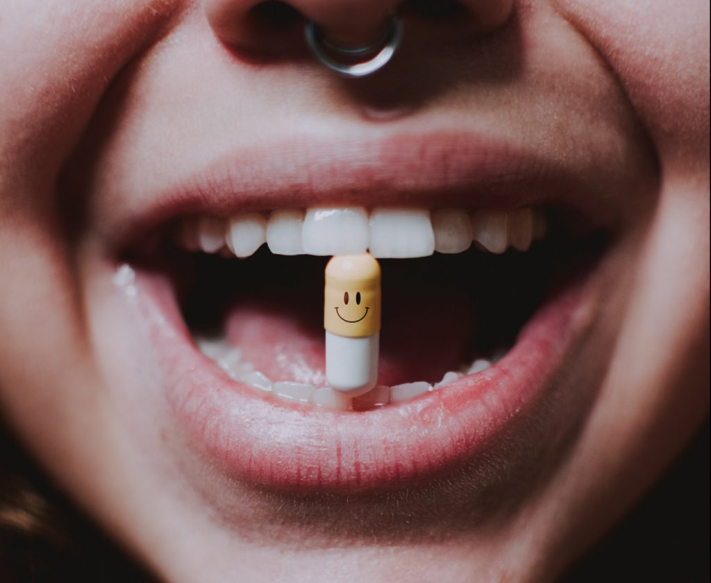 Γίνεται η πρώτη χώρα που συνταγογραφεί MDMA για την κατάθλιψη