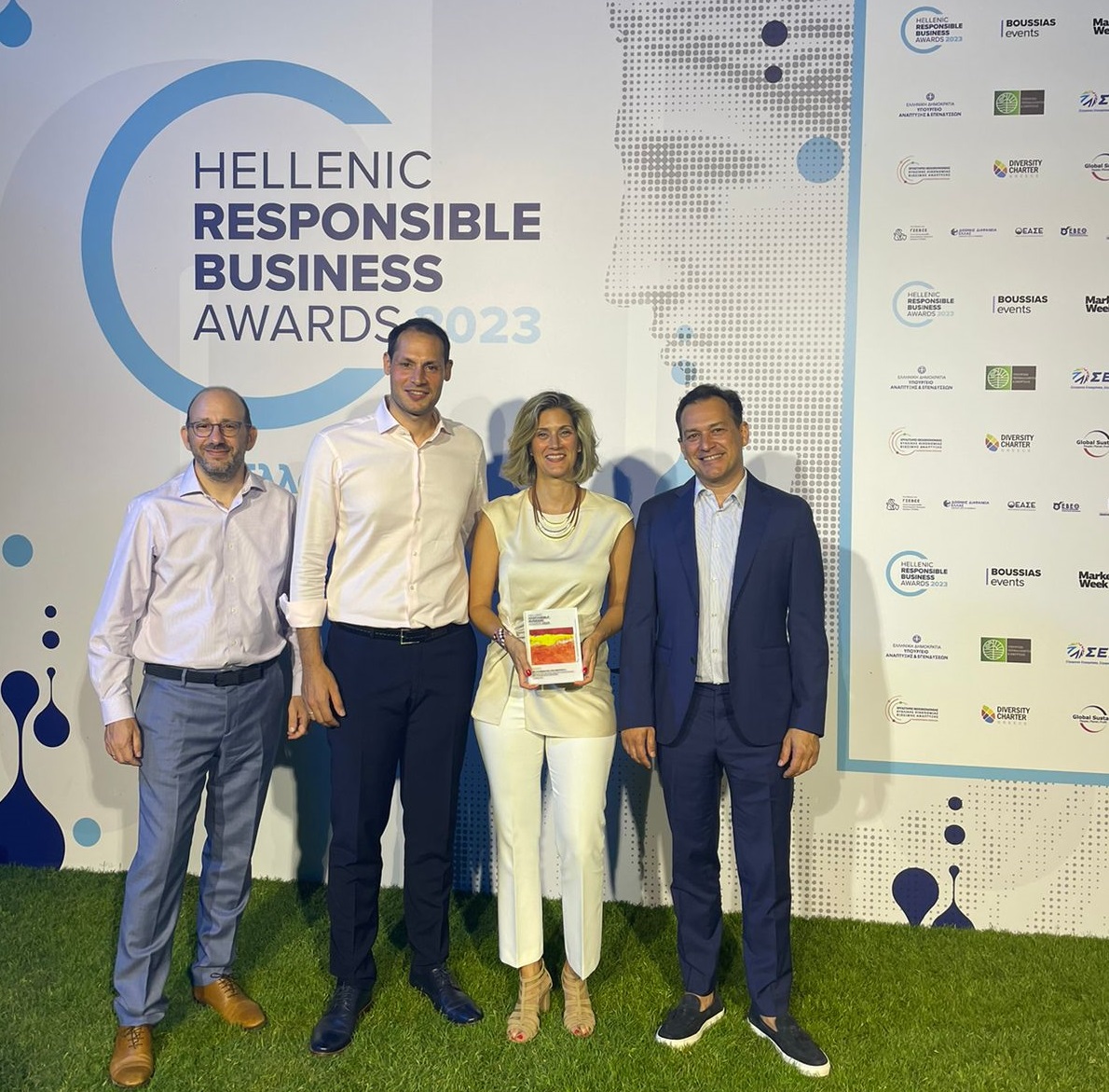 Διπλή διάκριση της Nova στα Hellenic Responsible Business Awards 2023, για την προσφορά της στην κοινωνία και το περιβάλλον
