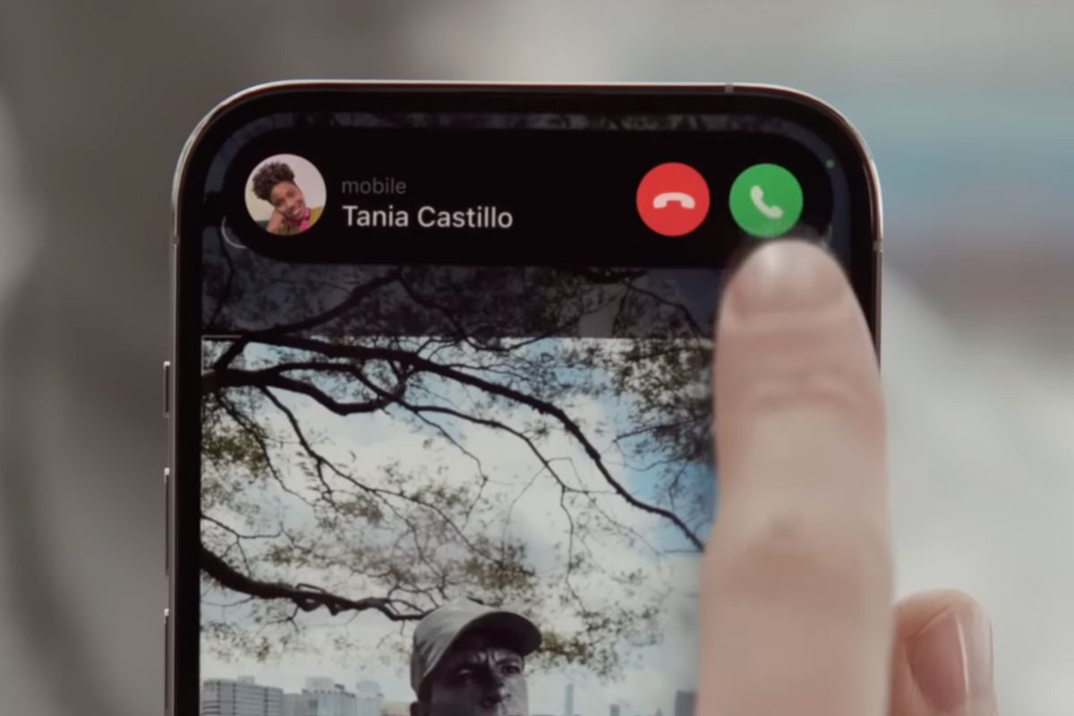 Η Apple φέρεται να στοχεύει σε οθόνες OLED iPhone «χωρίς πλαίσιο».
