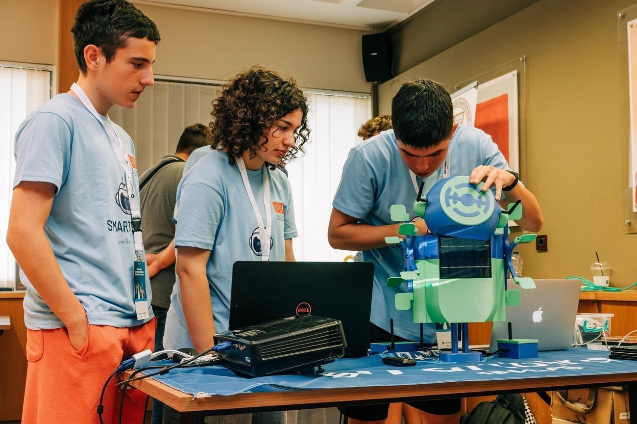 Η Παγκόσμια Ολυμπιάδα Ρομποτικής 2023 υποδέχεται 7 ελληνικές ομάδες: Στον Παναμά, με την υποστήριξη της COSMOTE