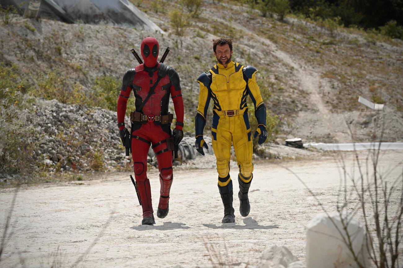Η πρώτη φωτογραφία του Deadpool 3 δείχνει τον Deadpool και τον Wolverine με κοστούμια.