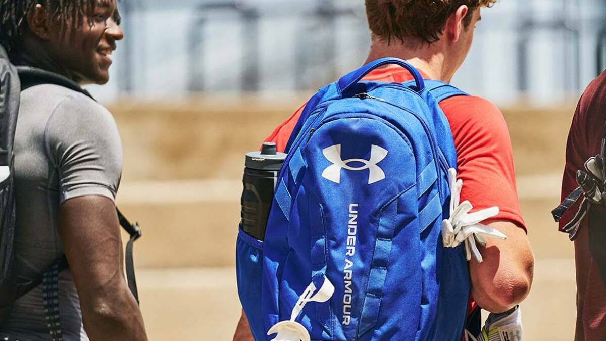 Καλύτερες προσφορές για σακίδια: Διάφορα στυλ σακιδίων Under Armour σε έκπτωση 25%.
