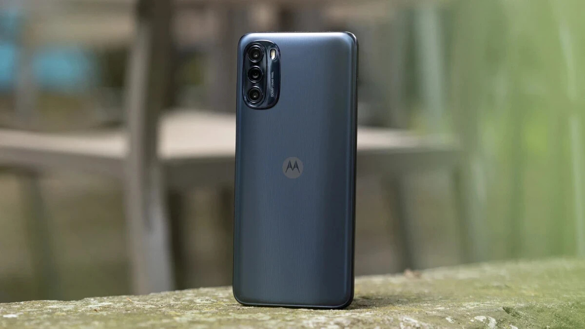 A post-Prime Day deal lets you get the budget-friendly Moto G 5G (2022) mid-ranger for 55% OFF its u