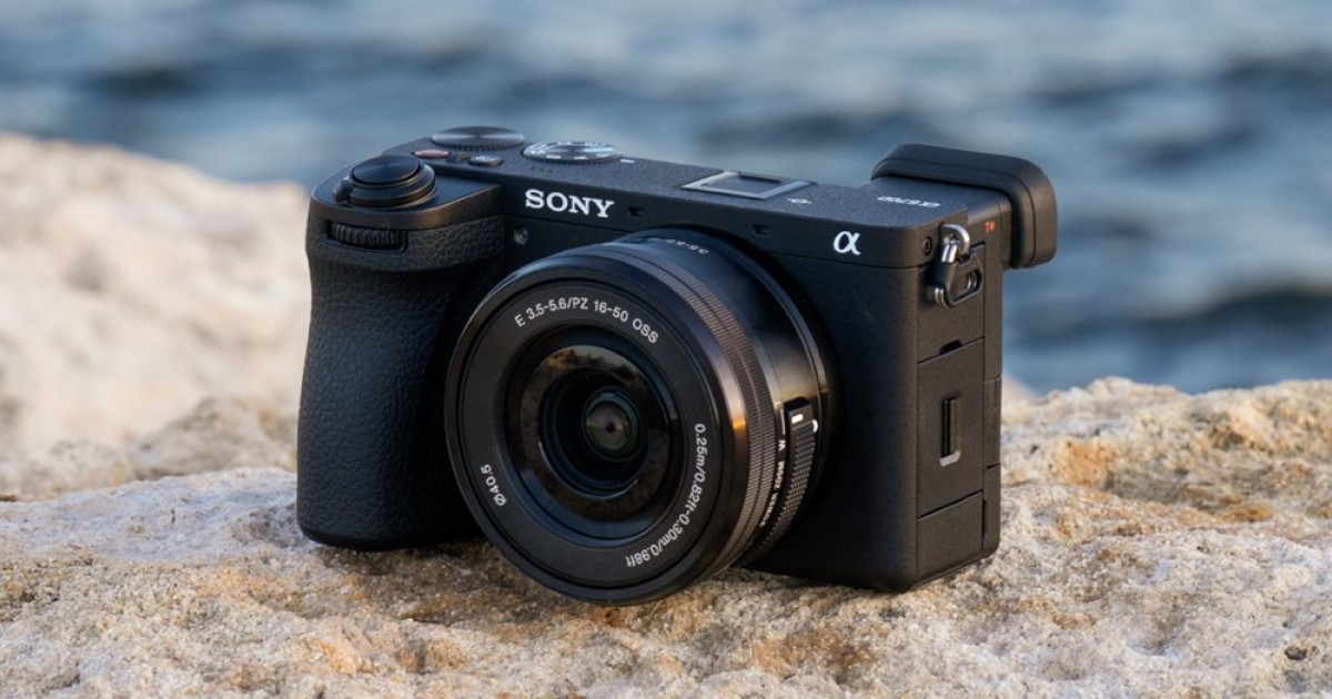 Νέα compact mirrorless κάμερα ενισχυμένη με AI