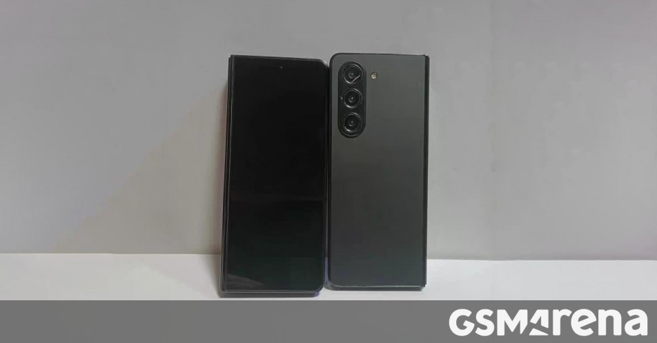 Οι εικονικές μονάδες Samsung Galaxy Z Fold5 εμφανίζονται σε νέες λήψεις
