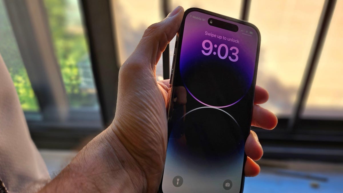 Το iPhone 15 Pro θα μπορούσε να ωθήσει την οθόνη στην άκρη
