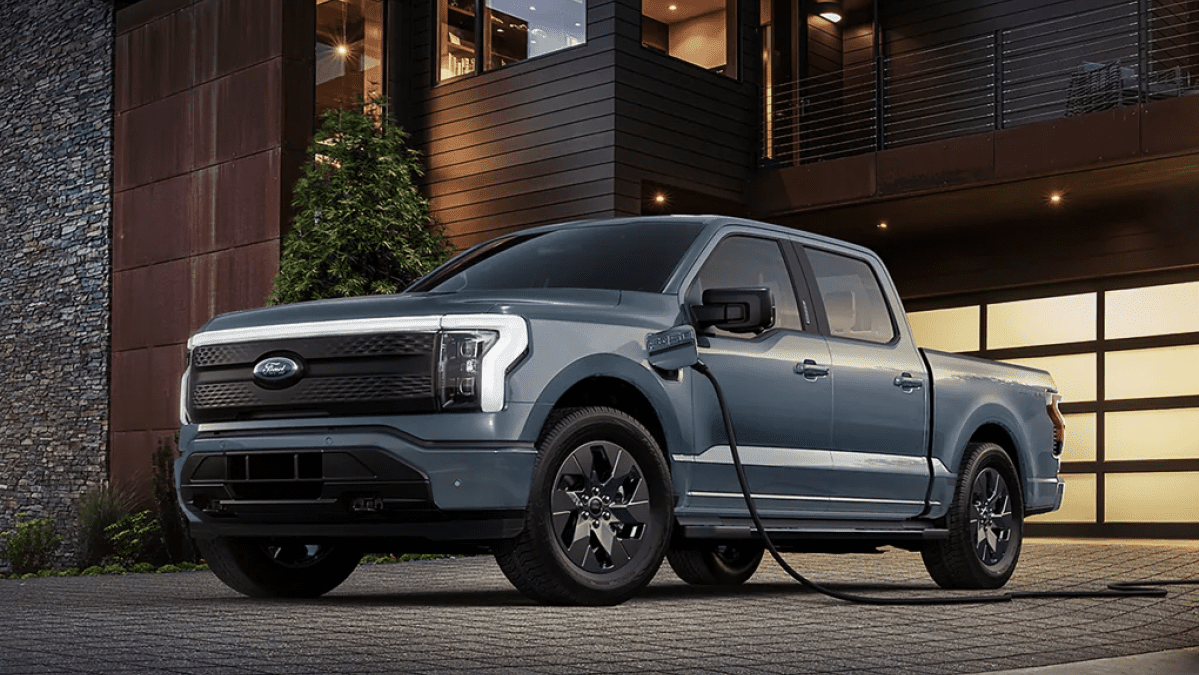 Το ηλεκτρικό F-150 Lightning της Ford είναι πλέον φθηνότερο
