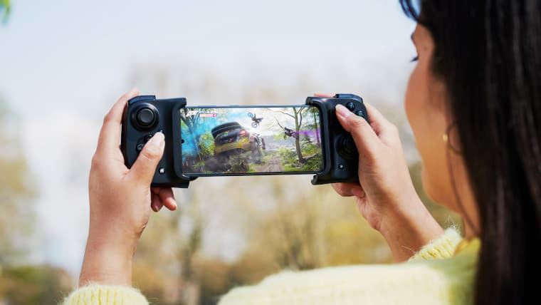 The Razer Kishi controller attached to a phone