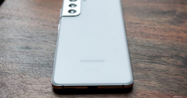 Ακολουθεί η Νέα λίστα τηλεφώνων
