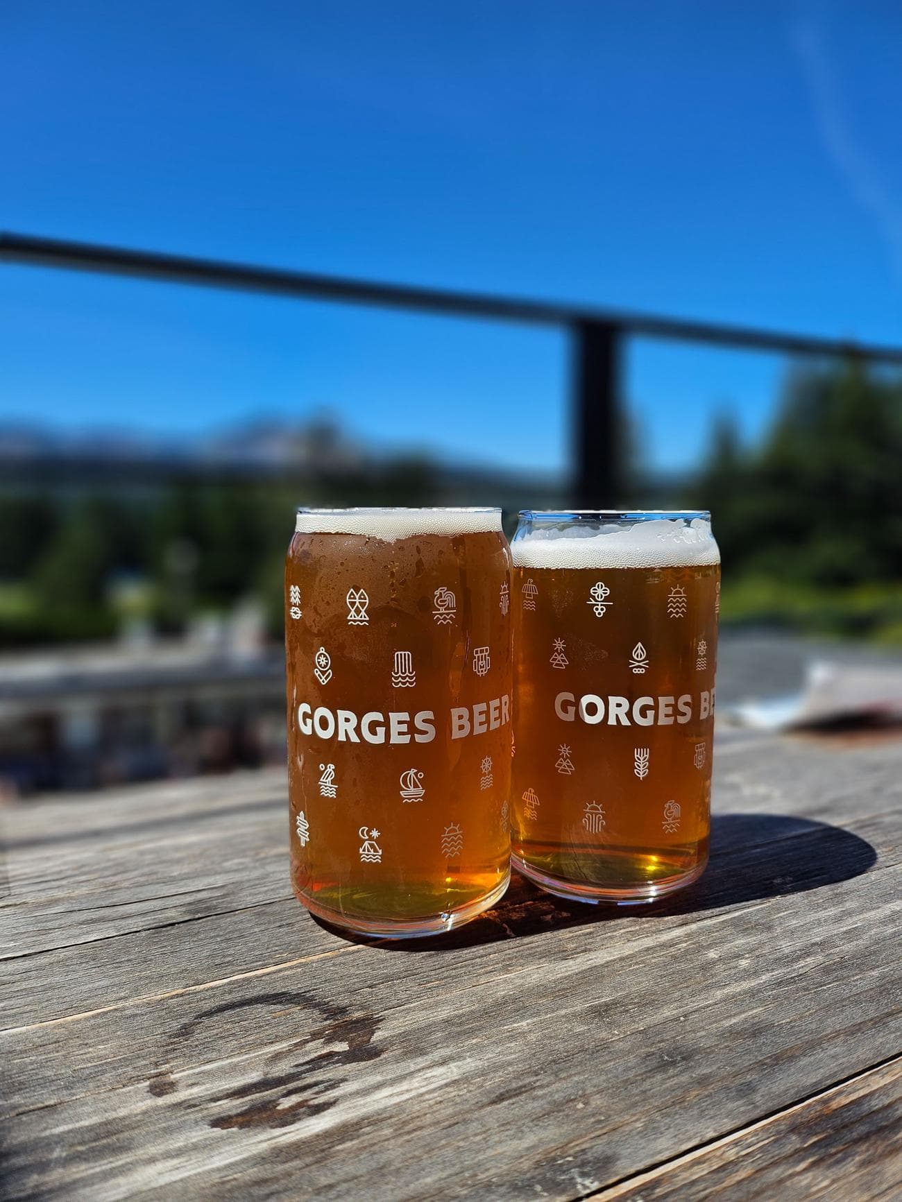 , I Wanted to Like the Big Cover Screen, TechWar.gr