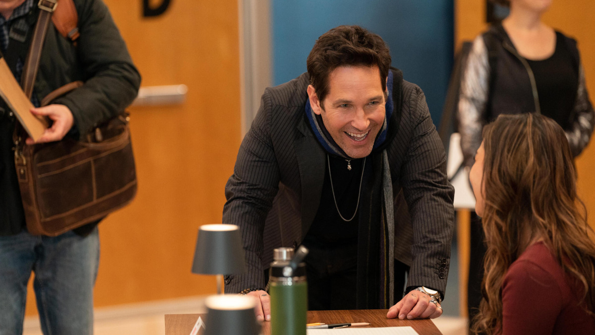 'Only Murders in the Building' Season 3: Με ποιον μιλάει ο Ben σε αυτό το βίντεο;
