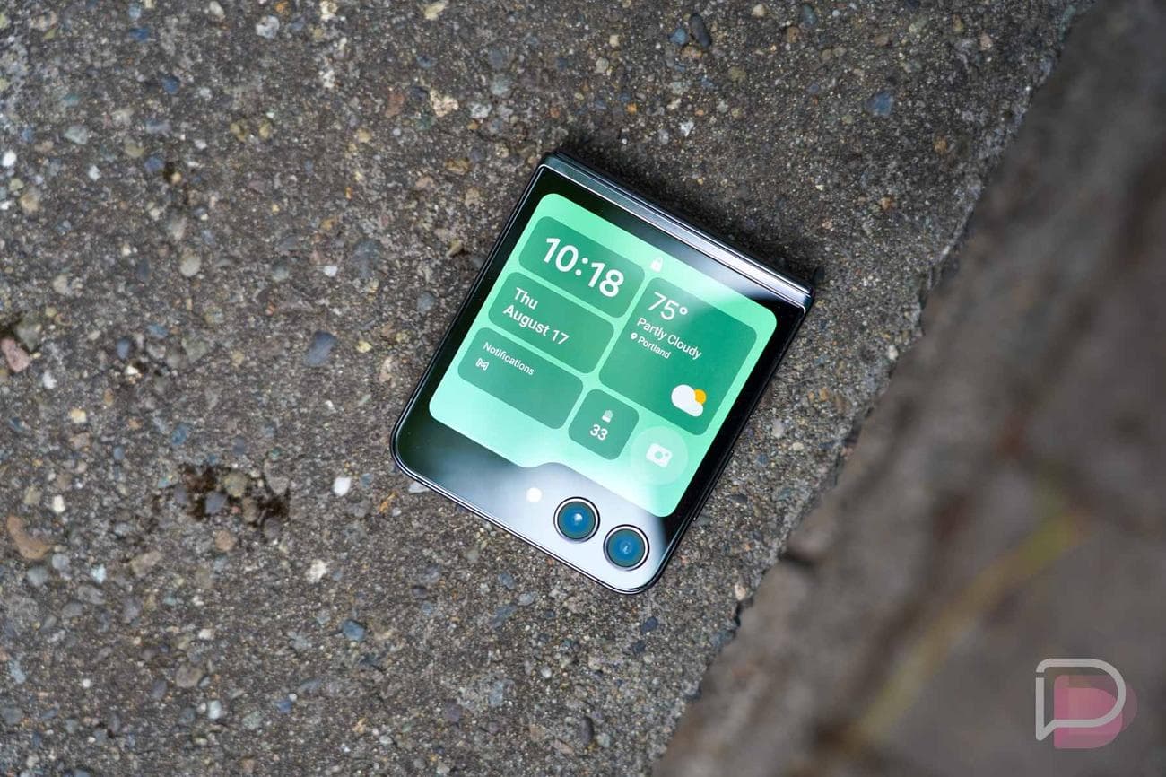 , I Wanted to Like the Big Cover Screen, TechWar.gr