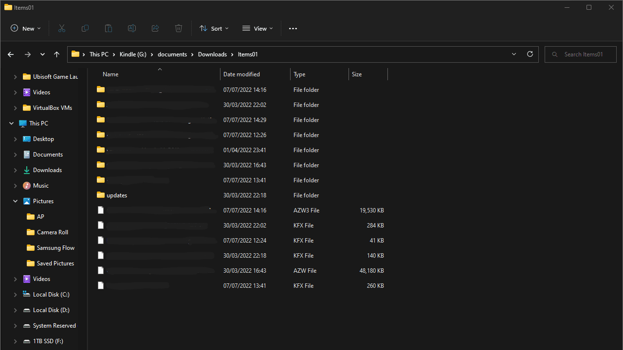 Το στιγμιότυπο οθόνης δείχνει τον κατάλογο αρχείων σε έναν υπολογιστή που έχει συνδεθεί σε Kindle μέσω USB.