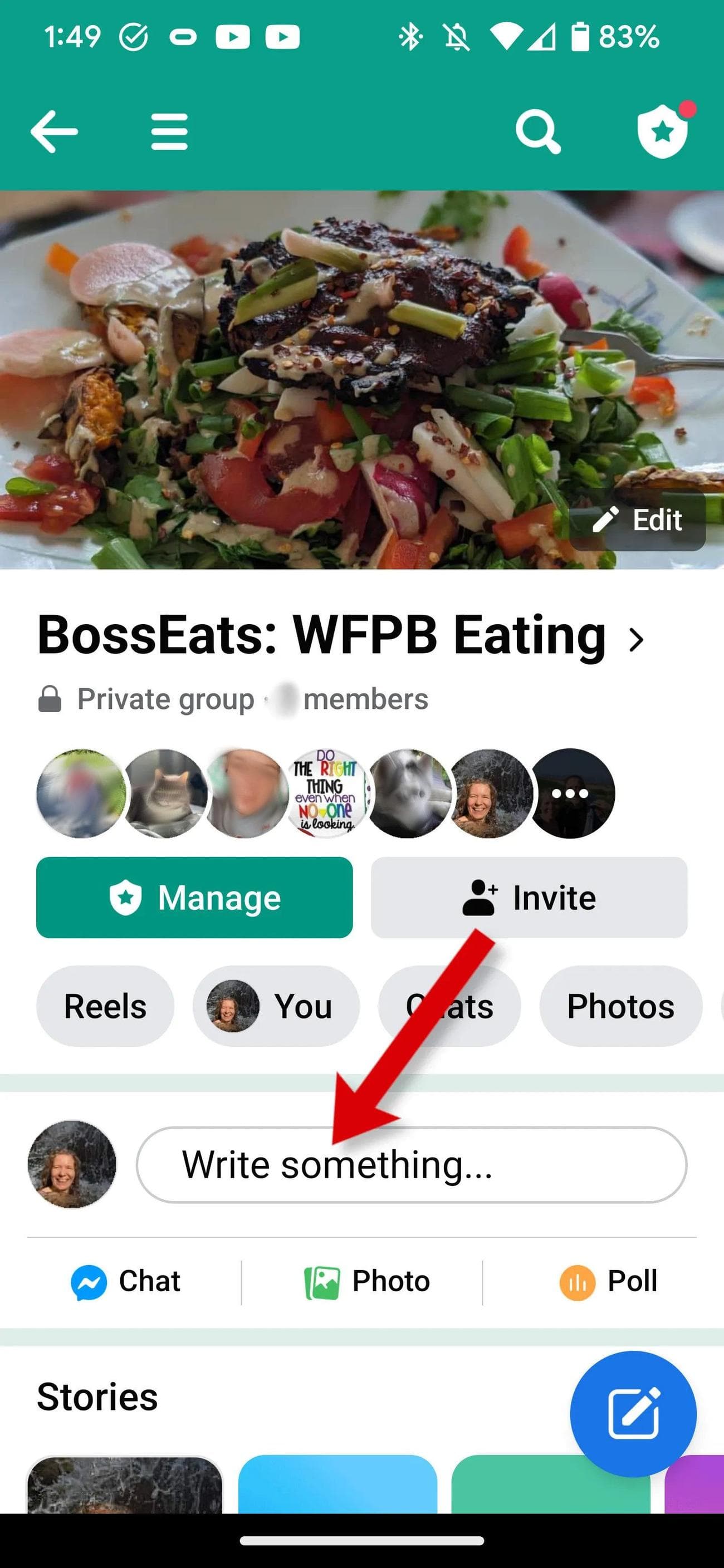 Η εφαρμογή Facebook δείχνει πώς να ξεκινήσετε μια ομαδική ανάρτηση.