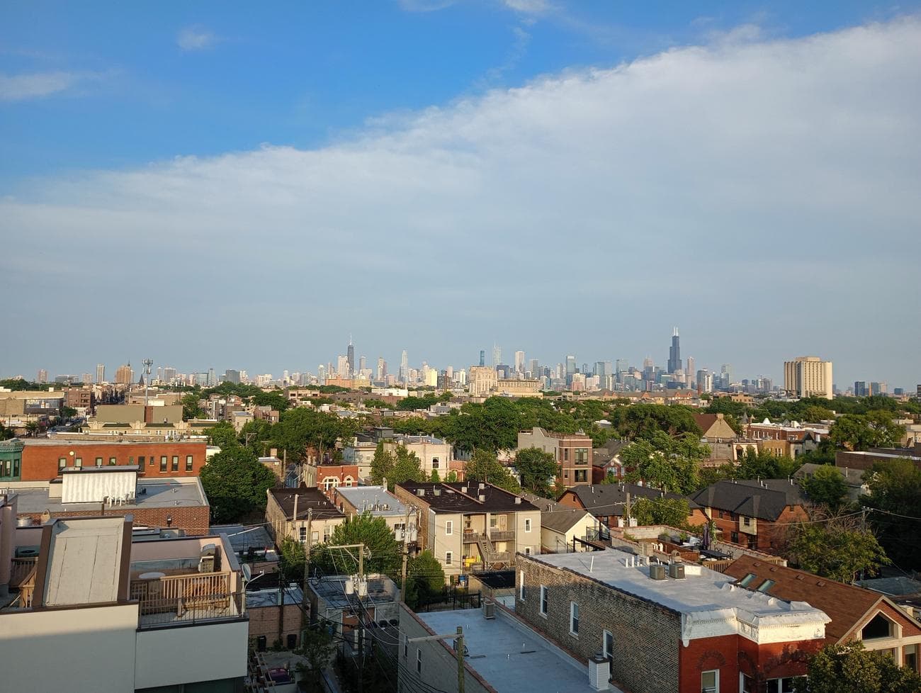 A photo of the Chicago skyline on a Moto G Stylus (2023)
