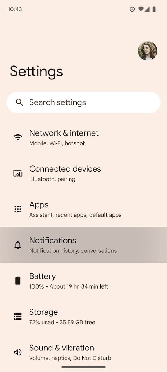 Επιλογή στιγμιότυπου οθόνης ειδοποιήσεων στο τηλέφωνο Pixel 7