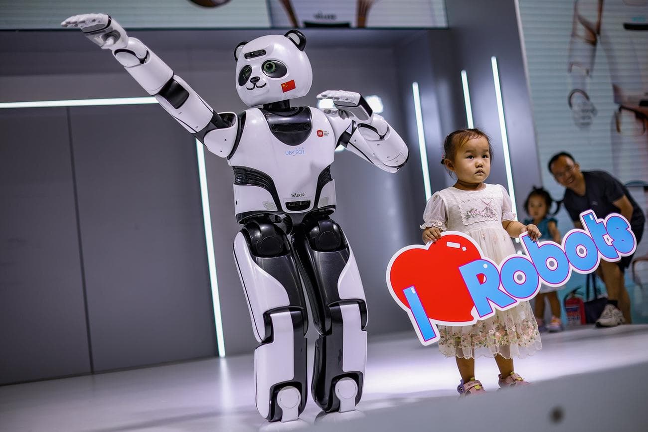 , A roundup of the World Robot Conference’s best bots, TechWar.gr