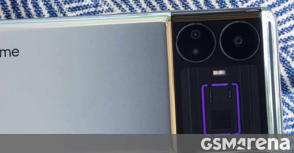 Αποσυσκευασία Realme GT5 240W - ειδήσεις GSMArena.com