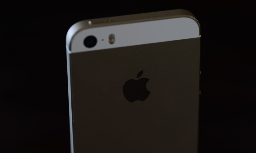 Γιατί μάλλον δεν πρέπει να αγοράσετε ένα iPhone αυτή τη στιγμή
